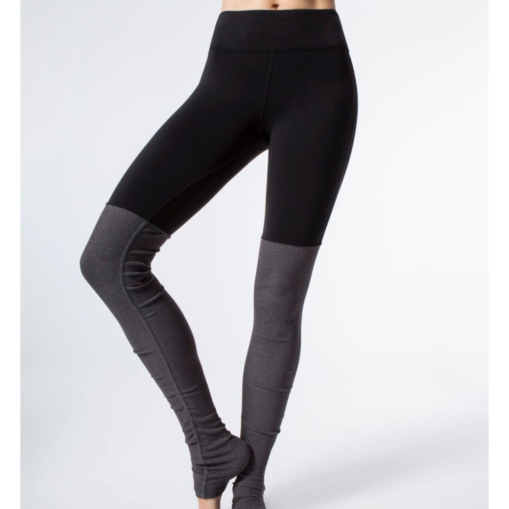 Alo Yoga Goddess Ribbed Leggings✨